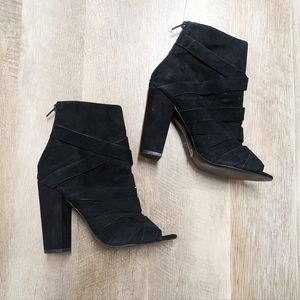 Aldo Black Velvet Open Toed Booties Thick Layered Straps Size 8.5